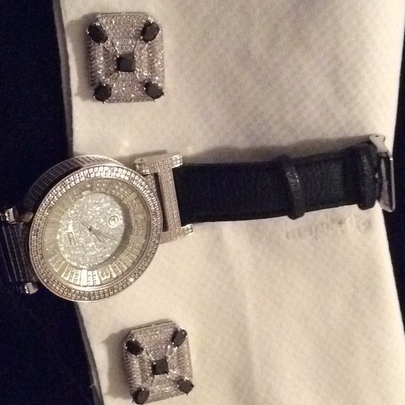 Custom made: bow ties and cufflinks - Picture 2 of 7